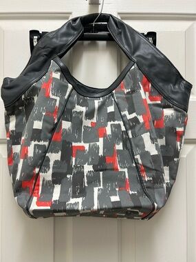Y2K Stylish Abstract Print Tote Bag in Gray, Cobalt Gray and Coral.